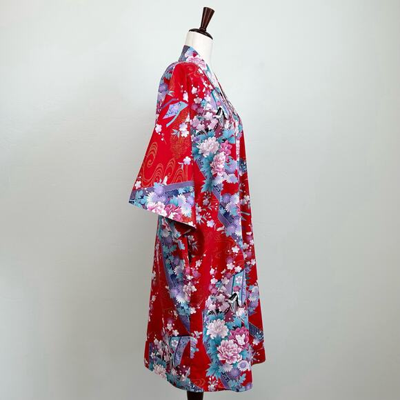 Smithsonian Institution Red Floral Kimono Yukata Robe - Picture 5 of 7